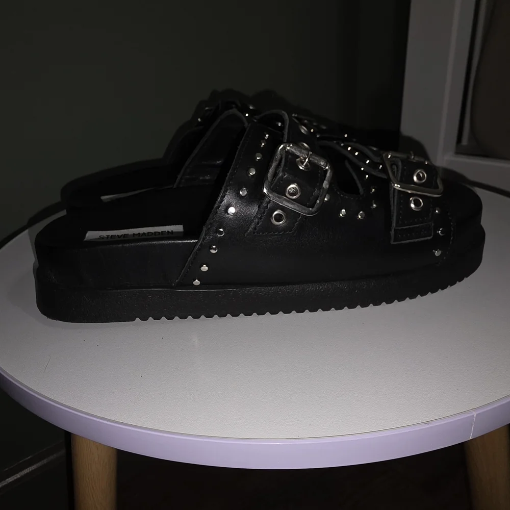 Steve Madden Black Studded Sandals - Picture 3 of 6